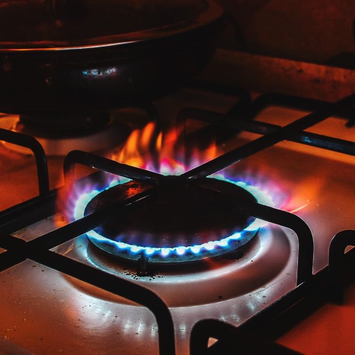 Who Can Disconnect a Gas Stove